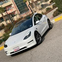 تسلا موديل 3